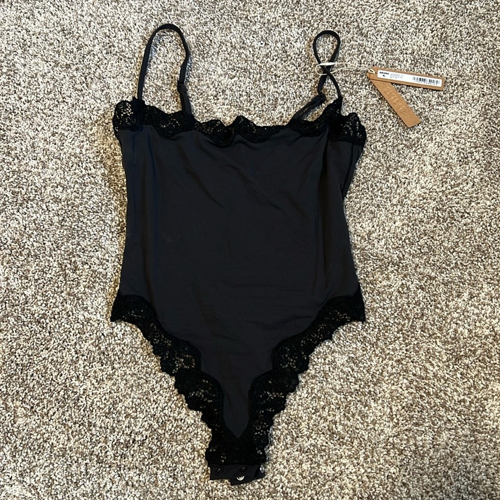 skims lace bodysuit nwt